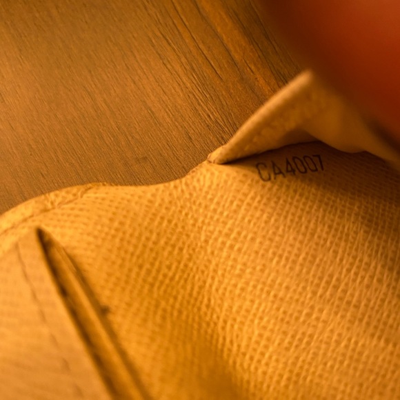 Louis Vuitton Damier Azur Bi-Fold Wallet - Picture 8 of 8